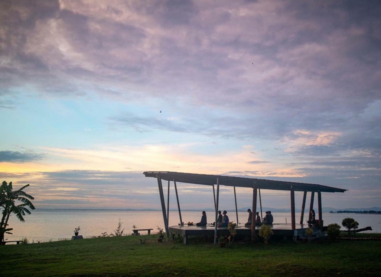 9 Huts On A Hill Hotell Kudat Exteriör bild